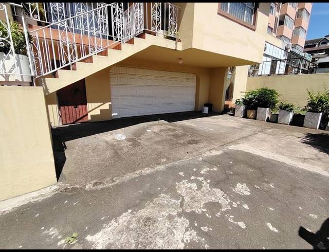 11 BEDROOM HOUSE FOR SALE IN SYDENHAM